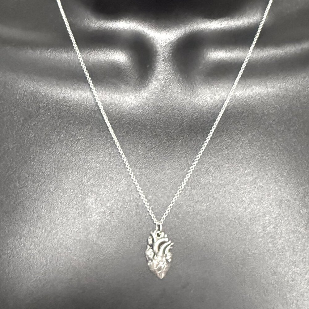 Sterling Silver Anatomical Heart Pendant Charm Necklace 925 Hallmarked Signed - Picture 11 of 13
